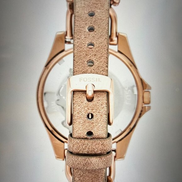 Fossil Women's Riley Quartz Stainless Steel and Leather Multifunction Watch - Picture 11 of 11